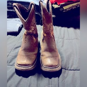 Durango boots boys size 9